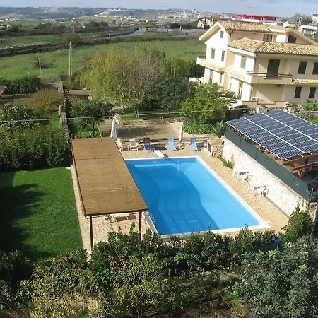 With One In Modica, With Pool Access, Enclosed Garden A Apartment Modica